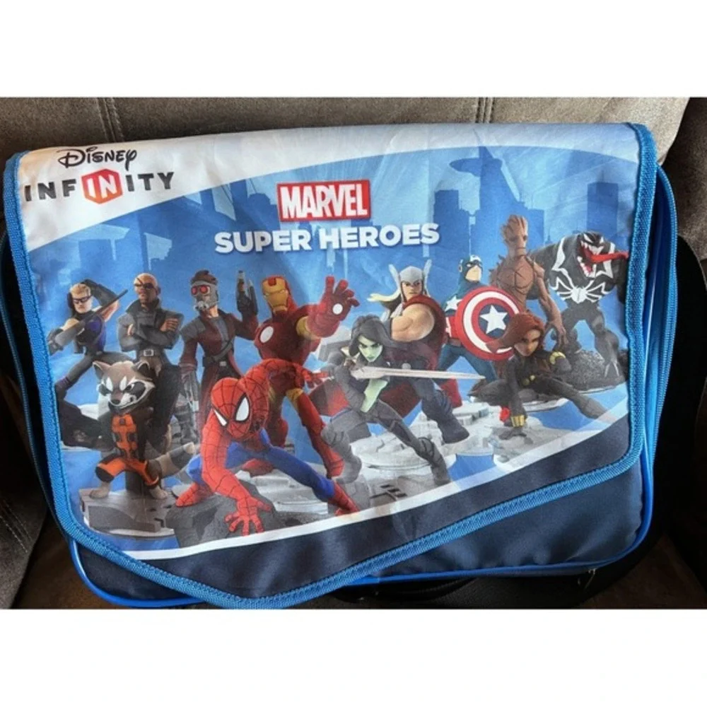 Disney Infinity Lot 2.0 Game, Portal, Case, & 6 Figures‎